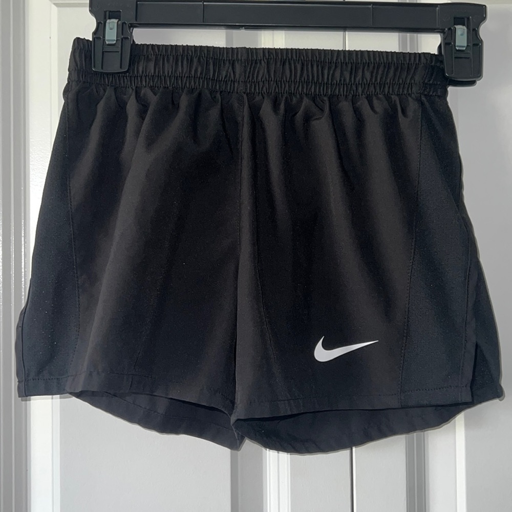 black nike dri-fit shorts